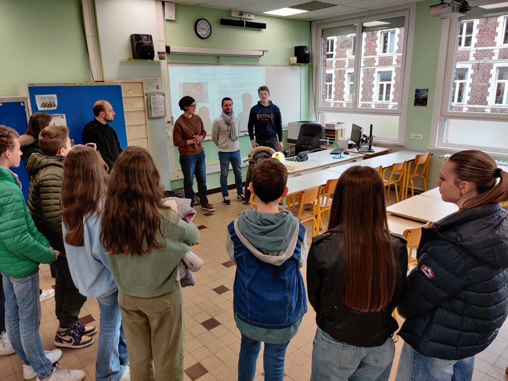 visite lycée professionnel par des collégiens